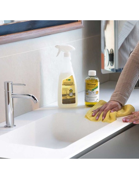 Sgrassatore spray all'arancia